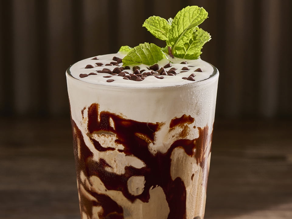 Chocolate and mint topped with a sweet cream cold foam and mini Ghirardelli dark chocolate chips.